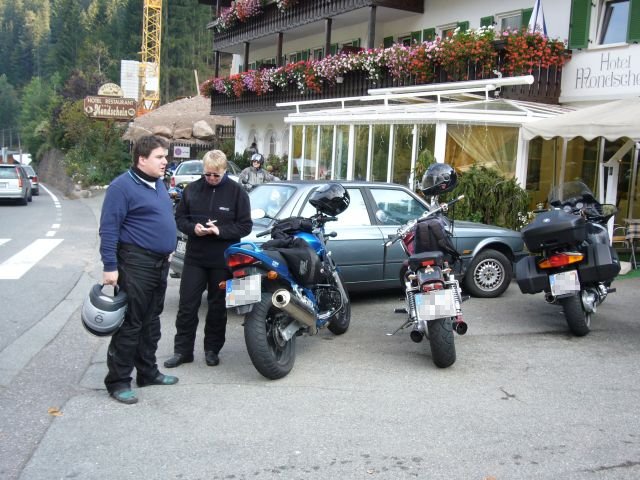 Beim Hotel Mondschein